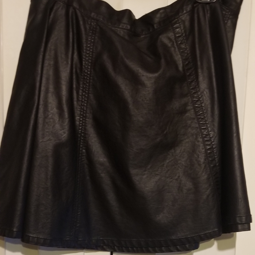 F21+ Plus Faux Leather Flare Circle Skirt XL NWOT